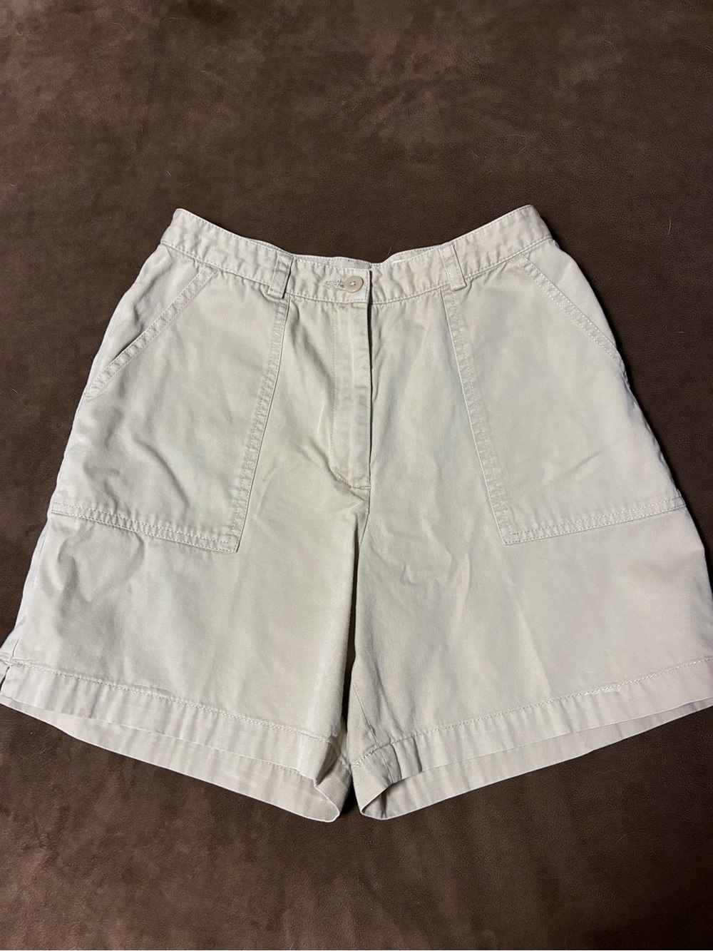 Eddie Bauer Classic High-Rise khaki Women's Shorts size 4